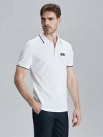Burberry男款翻领polo。巴宝莉高端polo衫的特点，版型面料都非常突出，采用高端棉，透气性好，排汗效果佳。特别是胸前经典的Logo高端大气时尚前卫 绝
