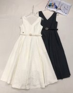 4Io* 25Ss新款无袖连衣裙高级褶皱面料 大裙摆 搭配腰带 气质优雅 两色三码Sml