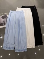 miumiu- 新款薄款松紧休闲裤 裤脚到花边设计 上身超显瘦 颜色搭配也是非常好看滴 颜色满满的夏天气息感～ 三色 Smlxl