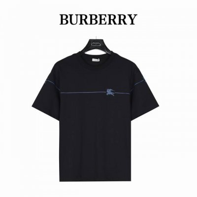 Burberry 巴宝莉 蓝色线条战马印花短袖T恤 纯棉柔软面料 对色定染面料 高水平印花工艺 ，时尚优雅， 采用进口水浆材质 水浆印花的工作原理接近于染色 胸