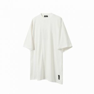 F22 Fendi 芬迪 25Ss金属银Ff短袖T恤 面料采用280克重精梳棉，定制32支1*1螺纹，成衣两遍水洗处理，面料舒适亲肤无异感，定制定染面料，纺织密