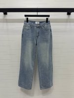 上新原单高端品质 Chane* 2025春夏最新系列！激光徽标牛仔直筒长裤！定制斜纹全棉材质 后口袋饰以激光工艺处理 呈现双C图案配合烫钻效果装饰 增添精致感