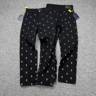 款号：H810 外套款号H811 Louis Vuitton & 路易威登 25Ss春夏新款菲董系列 Lv满印Logo蓝绿撞色彩虹渐变刺绣牛仔套装牛仔外套 教练