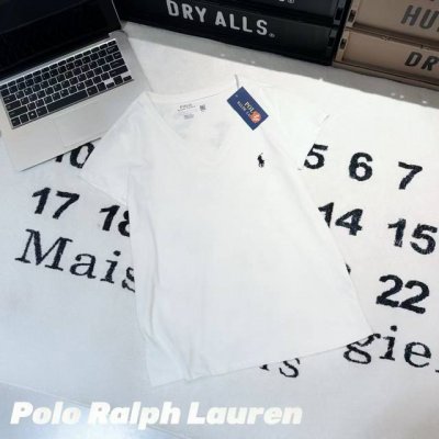 polo拉夫劳伦经典V领短袖 女款-面料：采用原版一比一面料-辅料：原版拆解开发，一比一定制的小标，领标，水洗，吊牌，五金等等。 -工艺：原版分解，从裁剪，拼接