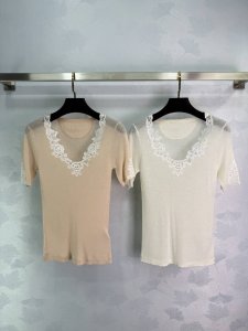 Chloe 蔻依 V领蕾丝短袖针织上衣 精致蕾丝设计 超级显气质 适合夏季穿着 2色3码Sml T226B