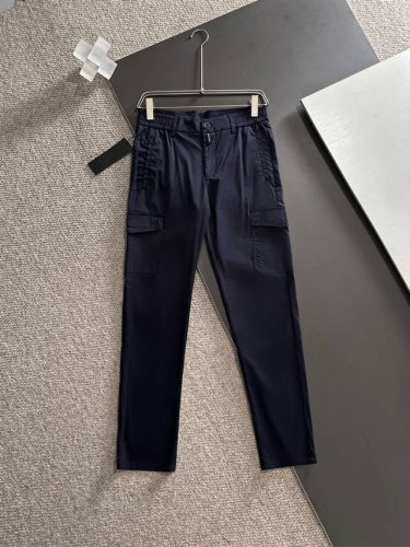 kiton 新款来袭 2025新款休闲裤，进口高密度定制面料，舒适柔软亲肤，笔挺不易起皱，简单明了，超级百搭上身效果超级棒时尚百搭，笔挺有型，衣橱必备！适合任何