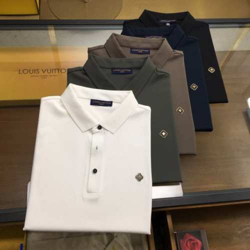 新品 L.V... 高端polo 2025Ss春夏新品 Go 时尚休闲翻领T恤，甄选优质天丝凉爽面料，无痕切割工艺，胸前密针精致Logo设计标识，客供订织五金辅