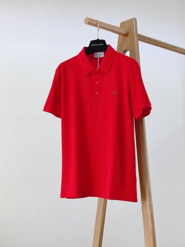 ferragamo 菲拉格慕 2025Ss春夏新品 糖果色Sf马蹄浮雕 起脚珠地翻领短T。 非常规面料裁剪缝制 , 像毛衣一样横机提花织造！ 进口丝光棉纱线,