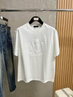 sslv纯棉最新面料经典标识图案Logo时尚简约潮流短袖，最顶级的品质专柜原单短袖，顶级制作工艺进口面料，专柜款独特设计，采用进口高端订制面料。官网在售！面料版