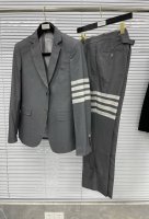 出街必备 Tb色织西服套装 100%色织四杠羊毛面料 珠边装饰 高定Nx西服代工厂P出货 速度是慢了一点 但贵在精工细琢 版型修身挺阔 买西装必选Tb， 买Tb