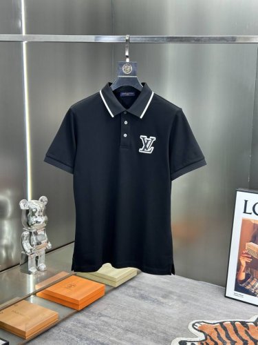 Lv 25最新款高端牛货翻领短袖polo衫可搭配牛仔裤或者休闲运动裤都没有问题，百搭款 尺码：M-3Xl