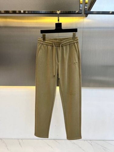Vt华伦天奴、2025春夏最新经典系列男士休闲裤 贴肤肉感面料，舒适度极极极高！ 采用客供弹力柔棉材质，柔软细腻，手感绝佳！品牌格调一览无余！极简主义设计，没有