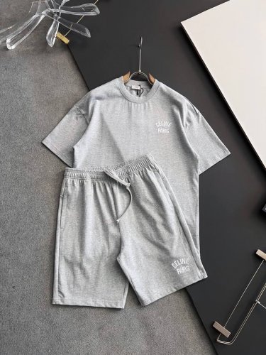 套装Cel、 2025春夏新款男女同款短袖T恤！Logo刺绣设计！极具设计精选客供100%全棉面料，手感柔软亲肤，着身舒适透气性都无法挑剔，实物绝对会让你爱不释