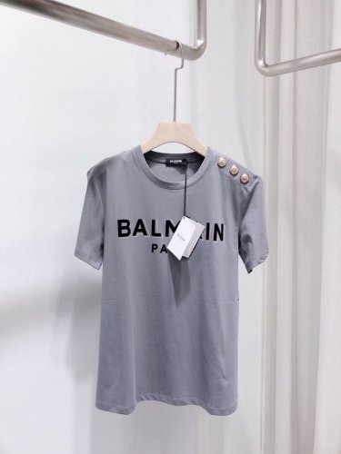 balm巴尔曼家！专柜款！胸前金色字母Logo植绒印花图案肩部金属纽扣圆领短袖T恤！三标全！四色！码数S M L，现货发！ M码胸围94衣长65