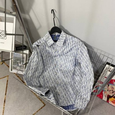 供 Dior迪奥经典老花提花满印牛仔衬衫 慵懒风扎染蓝白情侣款衬衫外套 D家本季最火的时尚单品，满印Logo的设计超级爱，老花衬衫真的太上头了，浅色系给人清爽的