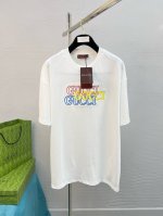 Gucc 25Ss春夏款T恤！黑白印花圆领短袖T恤！ -购入原版开模打造，定制侧标，下摆双窄针平车，细节决定成败 Os落肩版型 无性别区分 -采用280G重磅1