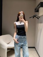Chane* 25Ss早春新款 拼接半高领针织背心丨独家高版出品！欧根纱拼接增添设计感，唯美又俏皮！胸前缝制双Logo点缀，简约时尚大方且辨识度巨高！ 完美做工