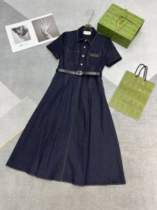 高品质Gucc* 25Ss新款方领短袖连衣裙 口袋子母刺绣装饰 搭配经典纽+黑色皮带 颜色显高级 简约气质 单色三码Sml
