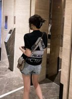 上新！ 始祖鸟palace联名3M反光情侣款短袖T！宽松版型！王一博等众明星同款！ 采用顶级230克凯迪纯棉面料！无敌质感！ 高端面料无任何缺点！ 胸前 袖摆