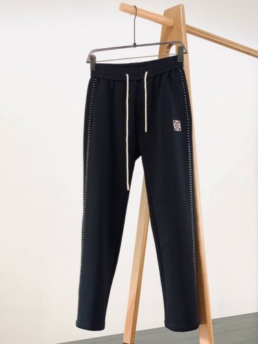 loewe 罗意威 2025Fw春季新品 抽绳刺绣休闲裤 时尚系列 独特拼料设计 抽绳休闲裤 订纱开始订染和订纺 国内某大厂出口日本 和供应几大顶级品牌的面料