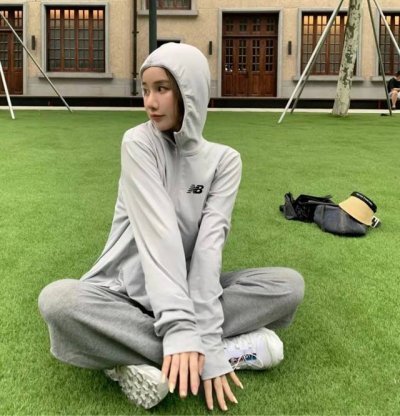 新百伦Nbnew Balance基础款百搭宽松情侣款防晒服 无感上身上轻如羽毛！ 采用德国技术编织混织面料 翻晒 100%防紫外线，有效保护身体每一寸肌肤！手感