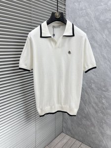 蒙‘’ 2025春夏新款，独家呈现！超级百搭极符合美学基调的一款短袖针织衫，最基础的款式以极简低调的奢华风格，在时尚界越简单的单品，越极易彰显出高级时髦感，触感