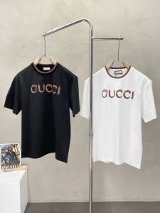 Gucci古驰独家专供新款原单男士休闲短袖 高端定制 高版本 时尚百搭爆款进口面料 手感超柔软细腻 穿着亲肤舒适 高端精品 代工厂p精细做工 上身非常赞 男士必