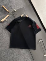 Ayc'teryx 始祖鸟 蛇年限定红标发泡Logo短袖T恤 这款T恤精选高端32S双纱280克面料，质感厚重，穿着舒适。定制拉架罗纹，细节之处尽显匠心。胸前L