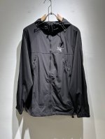 Arcter*X始*祖鸟 2025春夏新款男女同款防晒衣夹克外套，户外品牌可能大家第一想到的就是加拿大鹅、始祖鸟。给人一种标签试的感觉！除了在款式设计上颇有造诣