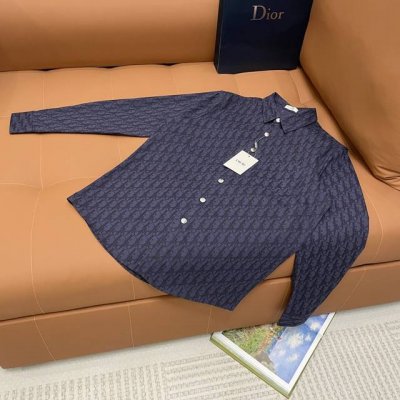 Dior迪奥 藏蓝色暗纹老花字母提花Logo牛仔衬衫外套 男女同款 慵懒风情侣款长袖衬衣外套！ 外搭单穿都好看的款！配色真的超显白！棉质牛仔布，定制高品质五金，