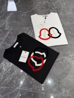 moncler 25Ss夏季丝光棉T恤！品牌图形设计！ G纯棉面料打造，手感柔软细腻.面料柔软舒适，微宽松的版型.包容性极强，各种身材都可穿～ 颜色：白色 黑色