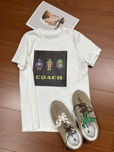 春夏更新-Coach-T恤 100%棉 可爱机器人图案 萌趣横生 为日常穿搭注入满满活力 机器人图案以蔻驰精湛工艺印制 色彩明快 线条简洁 形象憨态可掬 让人一
