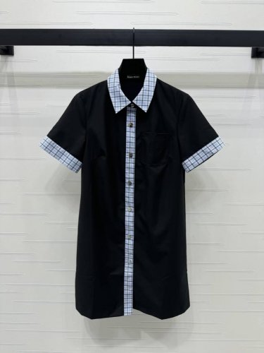 上新原单高端品质 Miumi*2025春夏最新系列！拼接撞色短袖连衣裙！定制Yb全棉材质 拼接格纹工艺处理 舒适挺括 polo领短袖裁剪 胸前字母徽标点亮设计