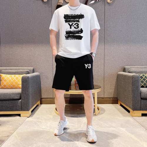 直 品牌 Y-3 2025新款男士短袖短裤套装！官网同步销售！市面高端版本！手感细腻柔软！让你穿着更加舒适！立体裁剪版型超赞！尺码:M-5Xl 下单请报身高体重