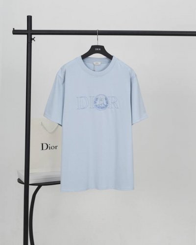 顶级版本.官网品质 Dior迪奥25新款刺绣镂空字母猫咪图案短袖T恤 采用原板独家定制280克32支双纱纯棉面料质感非常柔软舒服 100%区别市场的顶级面料 不