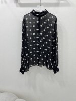 Celin*25年专柜系列波点真丝衬衣 Yb定制100%真丝材质，面料手感柔软润滑有光泽轻盈而不透 全身波点印花，经典黑白撞色 高级感看得见 夏天治愈系穿搭 减