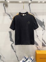 Burberry 巴宝莉 320克圆领短袖T恤 五金Tb字母皮革战马Logo标识 官方同步 1:1原版开模 时尚个性 百搭潮流 纯原品质 原版洗水面料 吊牌 领