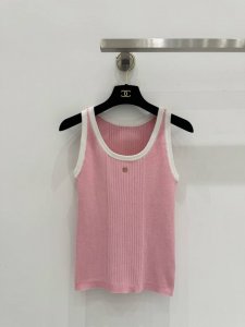 chanel 2025 沙滩春夏新品 撞色修身针织背心 金属装饰设计百搭减龄又时髦 少女穿搭修身版型不挑人上身巨显瘦 码数 Sml