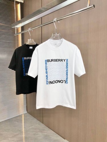 Bur 巴宝莉 2025春夏新款 圆领短袖 毛巾锁链绣花单针绣工艺 采用高克重320克双纱精梳棉面料 微宽松版型 面料手感柔软厚实 男女同款 码数：Smlxlx