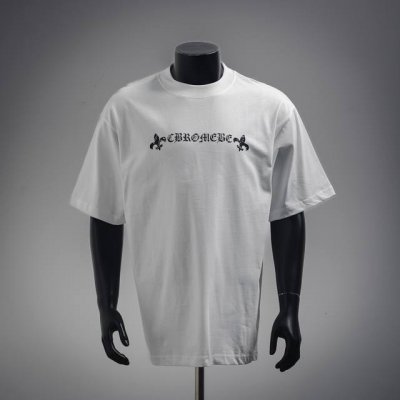 chrome Hearts 克罗心Ch 后背马蹄裂纹印花短袖T恤 面料采用 克重精梳棉 定制32支1*1螺纹 成衣两遍水洗处理 面料舒适亲肤无异感 定制定染面料