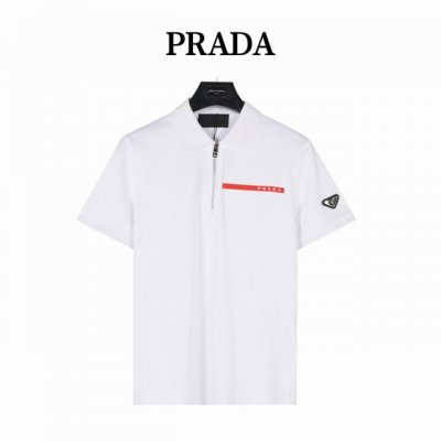 prada 普拉达 25Ss新款红条半拉链短袖polo衫 原版品质欢迎对比。1:1经典复刻，合身版型polo 衫，选用专柜优质大网眼布珠地棉面料打造，跟市场上小