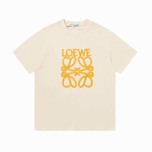 上新 高版本 Loewe 罗意威 多彩Logo刺绣短袖 240克双纱面料32支纯棉，25Ss最新最顶级 专柜款 经典个性简约拼色刺绣小标Logo 圆领短袖，最顶