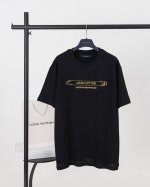 顶级版本.官网品质 Louis Vuitton*路易威登 Lv 金丝框刺绣珠地短袖T恤 珠地布的表面是疏孔状的，形状与蜂巢相似，这使得它比普通针织布更透气耐洗。
