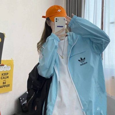 三叶草防晒皮肤衣 adidas阿迪达斯 三叶草防晒衣 轻薄防紫外线皮肤防晒衣 采用高品质面料 版型正 做工品质高 手感细腻柔软舒适自然 带来良好的Ins风 严谨