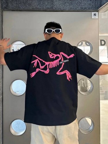 高品质 品名：始祖鸟 Arc'teryx 24Ss 印花新款Logo宽松男女同款圆领纯棉短袖T恤 版型；宽松版 面料：330G全棉精梳棉 颜色： 黑色-白色 尺