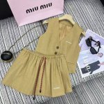 强烈推荐 25年早春夏系列 Miu*新款牛仔马甲搭配松紧腰短半裙套装 刺绣字母点缀 Sml