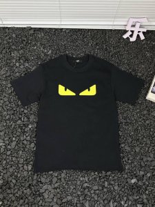 芬迪Fendi 男女同款黄色小怪兽眼睛印花图案短袖宽松休闲时尚百搭T恤纯棉 - 想要在人群中轻松展现独特个性？这件Fendi芬迪短袖T恤就是你的时尚秘密武器。纯
