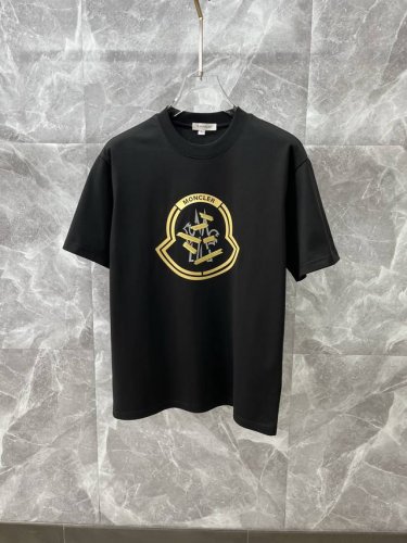 moncler蒙口 2025Ss春夏高品质纯棉短袖T恤，顶级原单品质，当下最新工艺要求，顶级订单要求车线做工，超级好搭配，顶级定制，搭配整件细节 ，品质及剪裁设