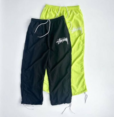 3009 白底图 Nike X Stussy 斯图西 联名复古休闲Logo运动抽绳长裤 -采用特制超高密度梭织褶皱面料，防风防水，表面略微褶皱，同正品一致 每件
