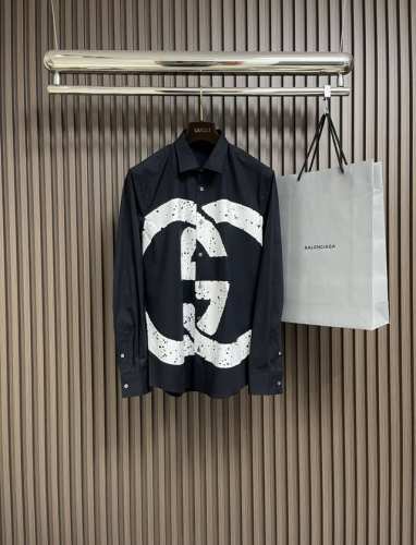 Gucci 双Glogo标识简约长袖衬衫，本款棉质衬衣采用全棉质地面料，经典简约设计搭配，清爽色调，这一季最值得入手的单品，简约大气又精致的小设计，时髦精必入，